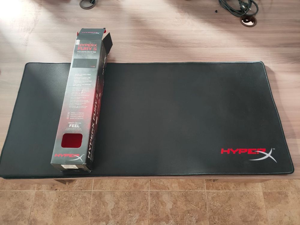 Продам игровой коврик под компьютерную мышку