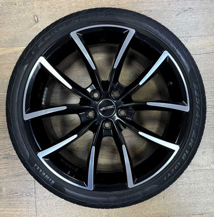 Set Jante Bi Color cu anvelope 225/40/18 VW Golf Skoda Passat