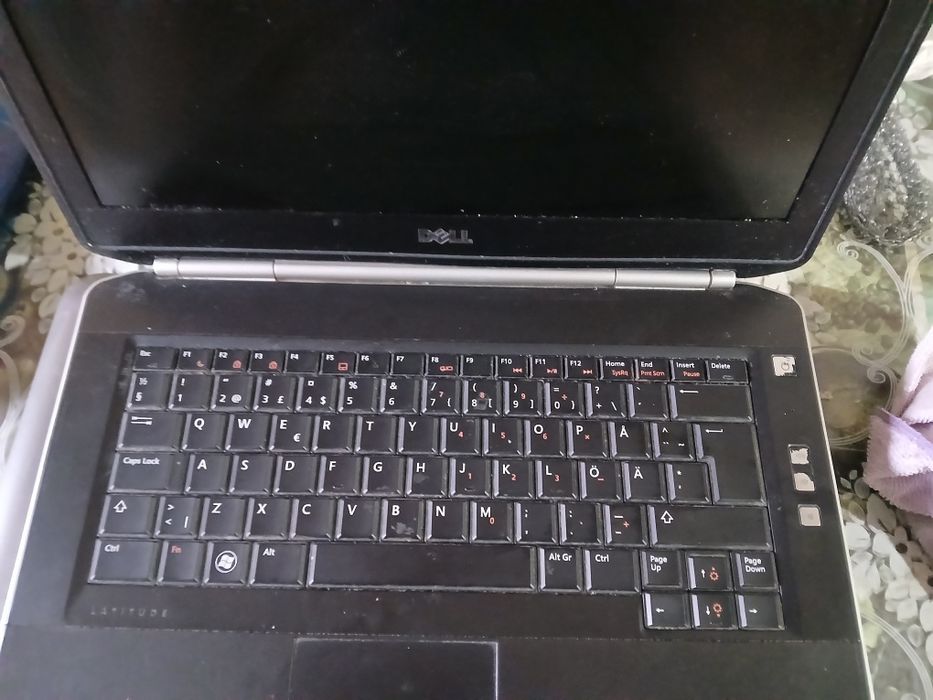 Laptop HP și Dell