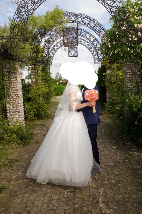 Rochie mireasa albă