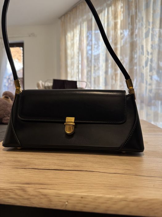 Дамска черна чанта