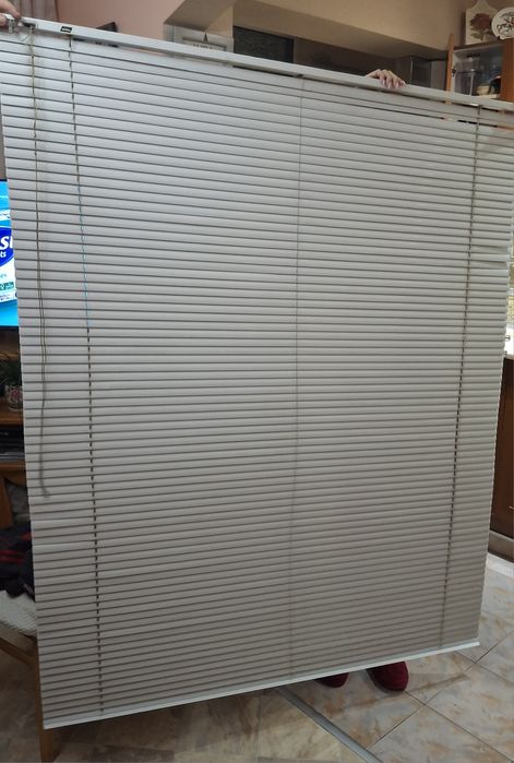 Бели алуминиеви щори