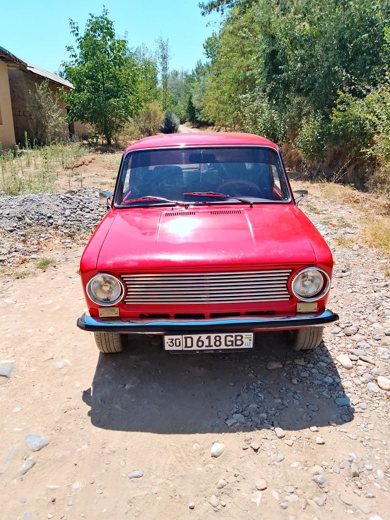 Vaz lada 2101 sotiladi