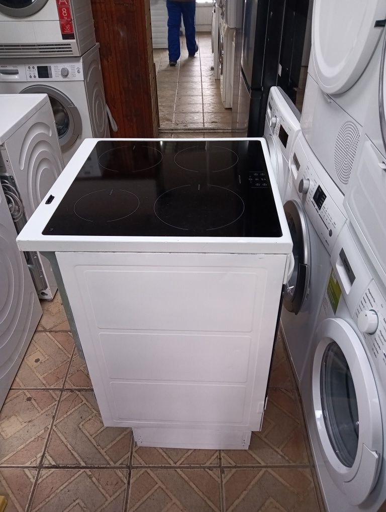 Свободно стояща печка с индукционни котлони VOSS  Electrolux Гаранция