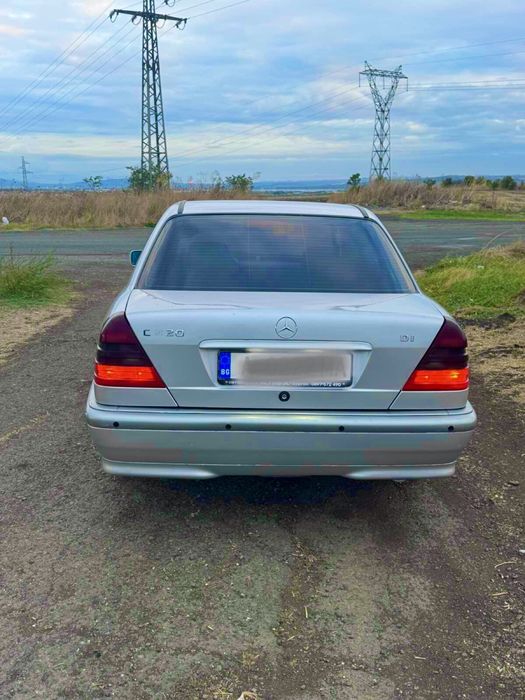 Продава се мерцедес С220