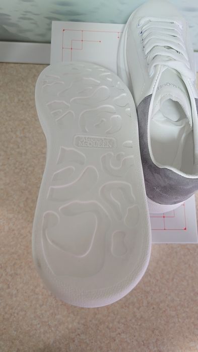 Adidași Mcqueen mărimea 42