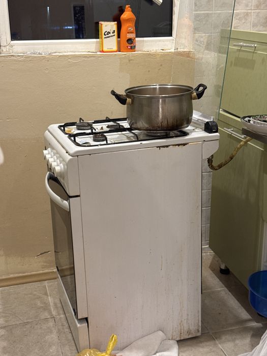 Газ бу работает хорошо продам за 10 тыс тенге адрес 13 мкр