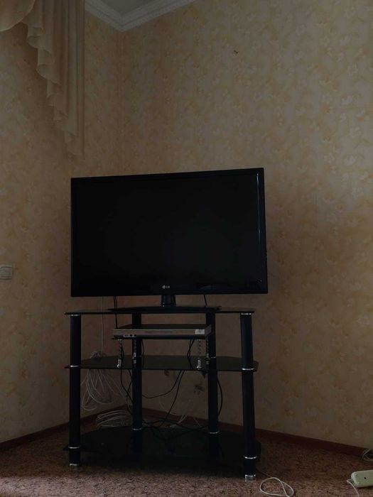 Продажа телевизора с подставкой, dvd плеером
