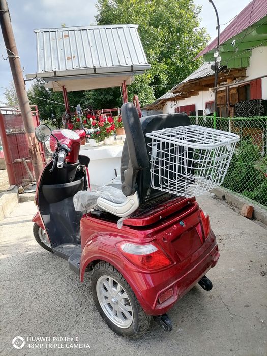 Vând scuter electric bătrâni