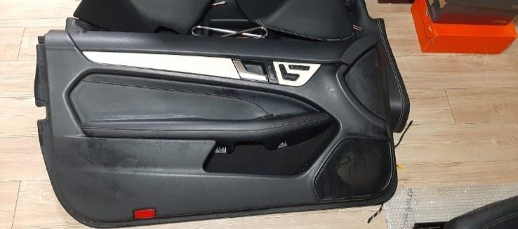 Продам сиденья полный комплект от Mercedes w 204 Купэ