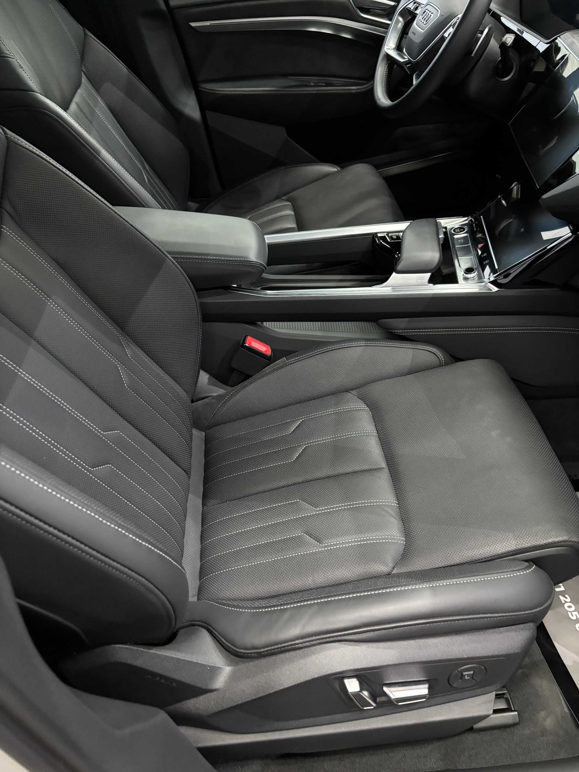 Audi e-tron 55 quattro|Без пробега Q7 AWD Prestige 402л.с./Электро USA