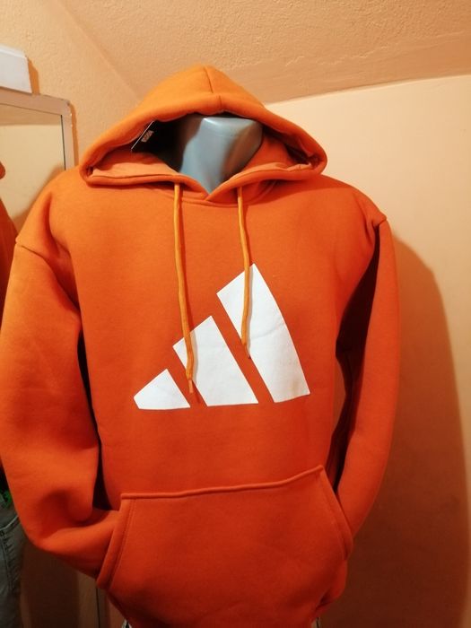 De vânzare hanorace