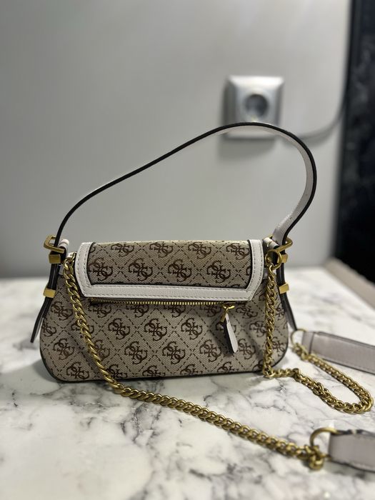 Топ оферта за оригинална чанта GUESS