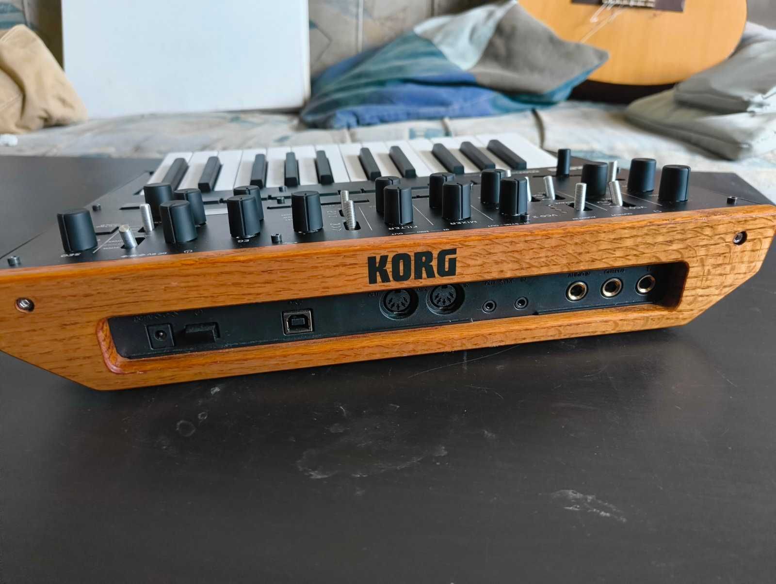 KORG Monologue синтезатор