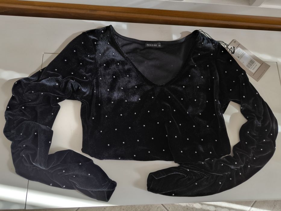 Bluza eleganta, neagra din catifea, mărimea xs, noua cu eticheta,