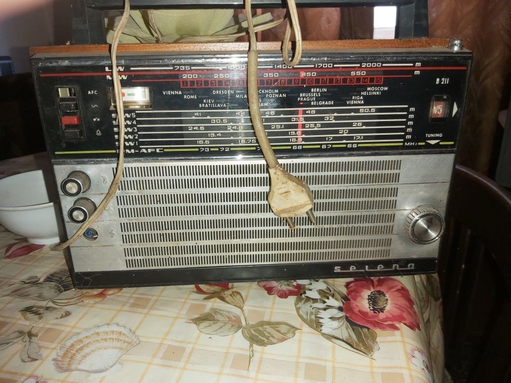 Стари радиото...