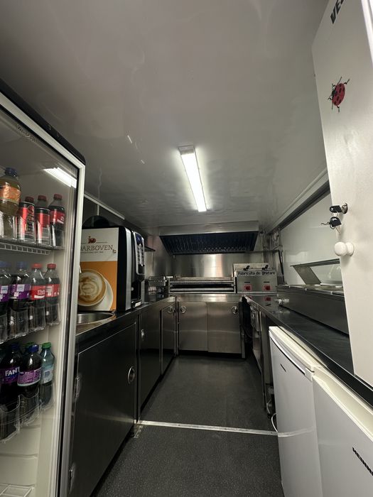 Food truck, interior full inox