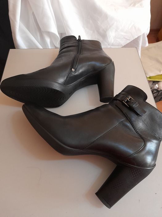 Дамски черни боти