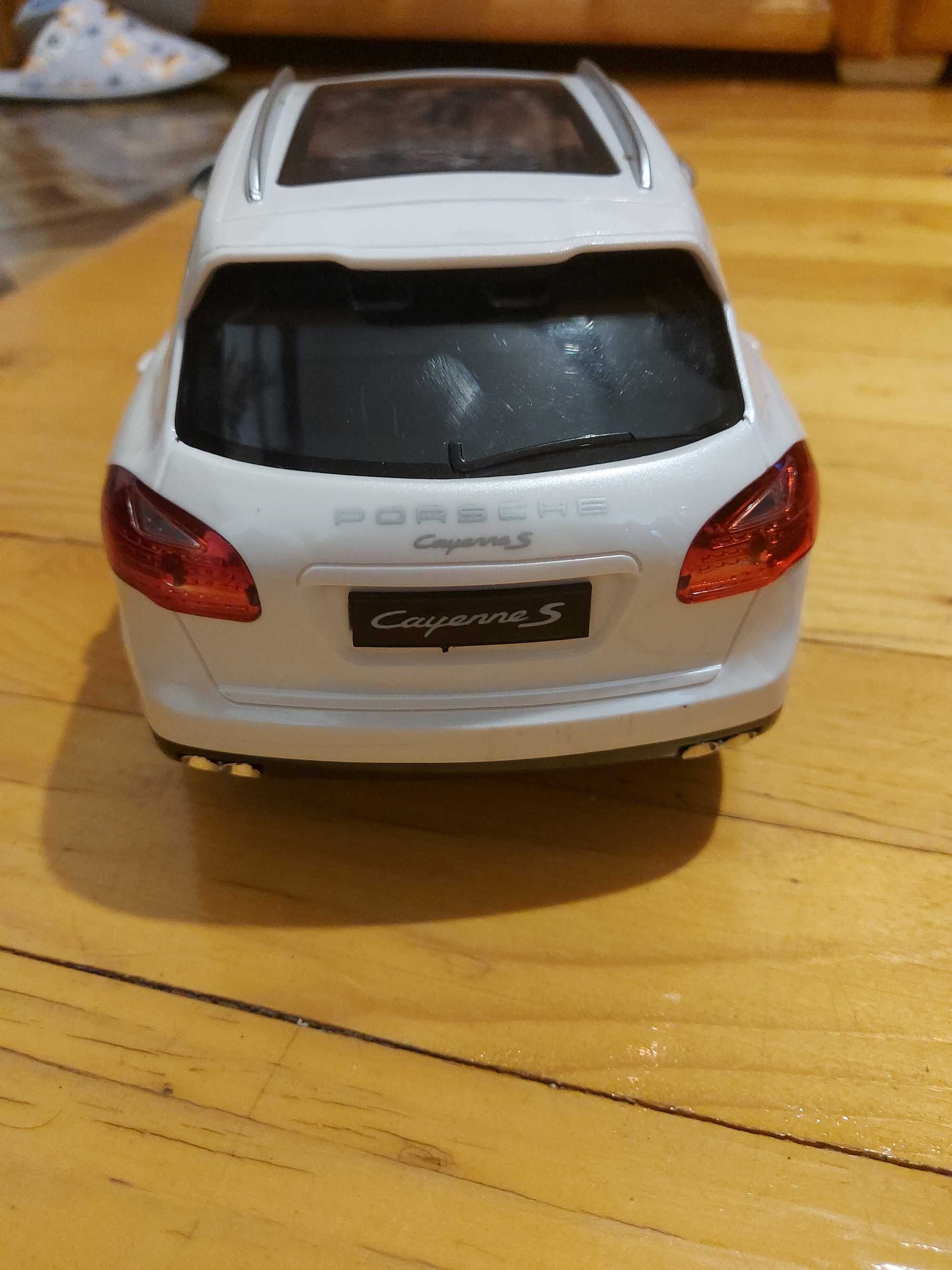 Детска кола  PORCHE CAYENNE S с дистанционно управление