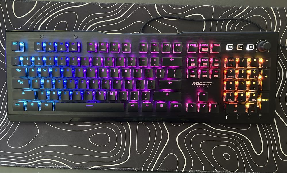 Механична клавиатура Roccat Vulcan Pro Titan Red Linear Switch