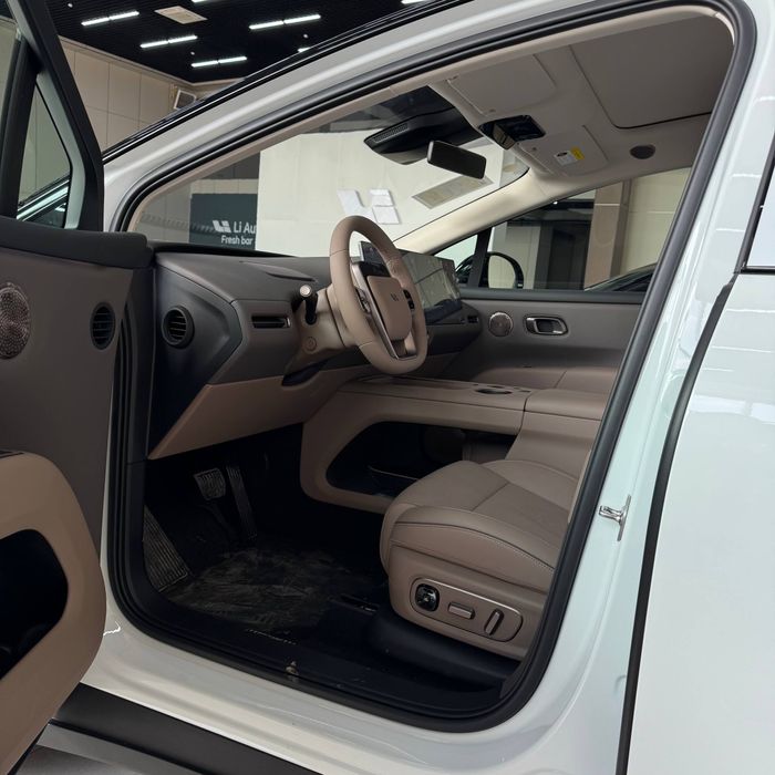 Li I8 720km full Elektr 2025 2yillik kafolat Rasmiy Dillerdan