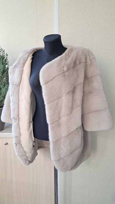 Haina blana vizon , Haină blană nurcă impecabila, m.S-L