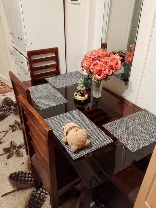 Мебель.  Стол и стулья