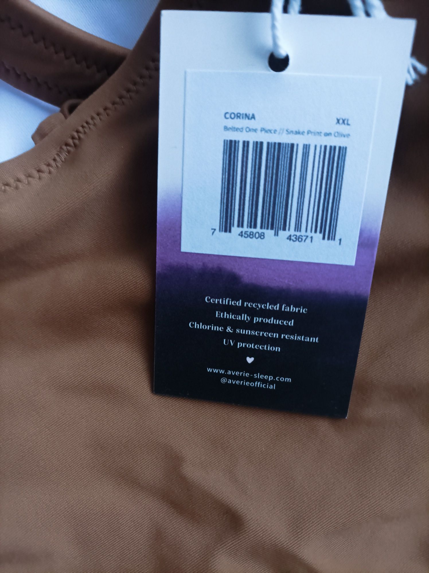 Averie XL/2XL цял бански