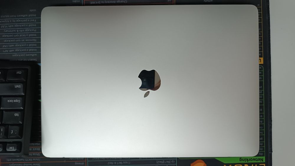 Macbook pro M1 13 ekran