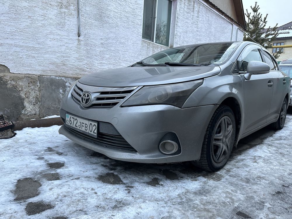 Продам машины с пробегам тойота авенсис