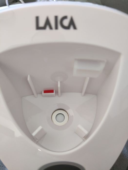 Vand aparat de aerosoli silentios Laica MD6026P