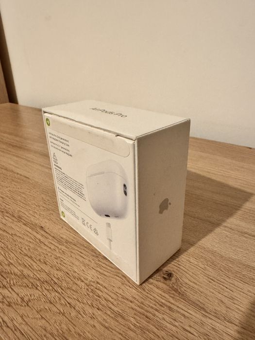 Продавам чисто нови Apple AirPods Pro 2 (USB-C)