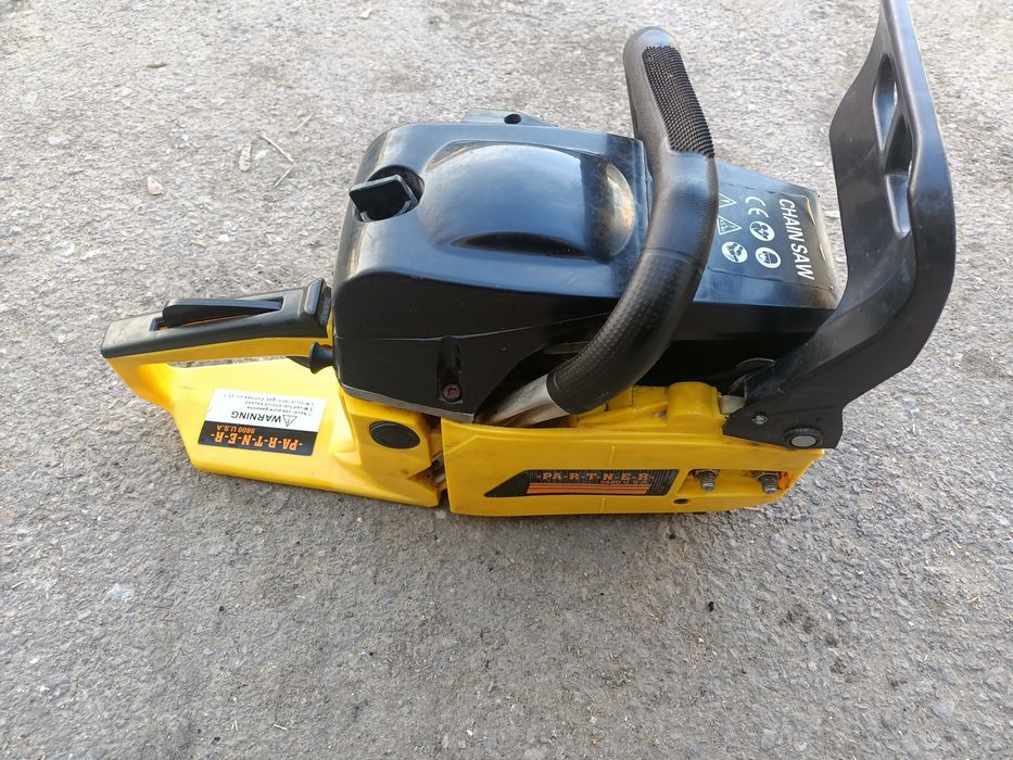 Продам бензопилу новая