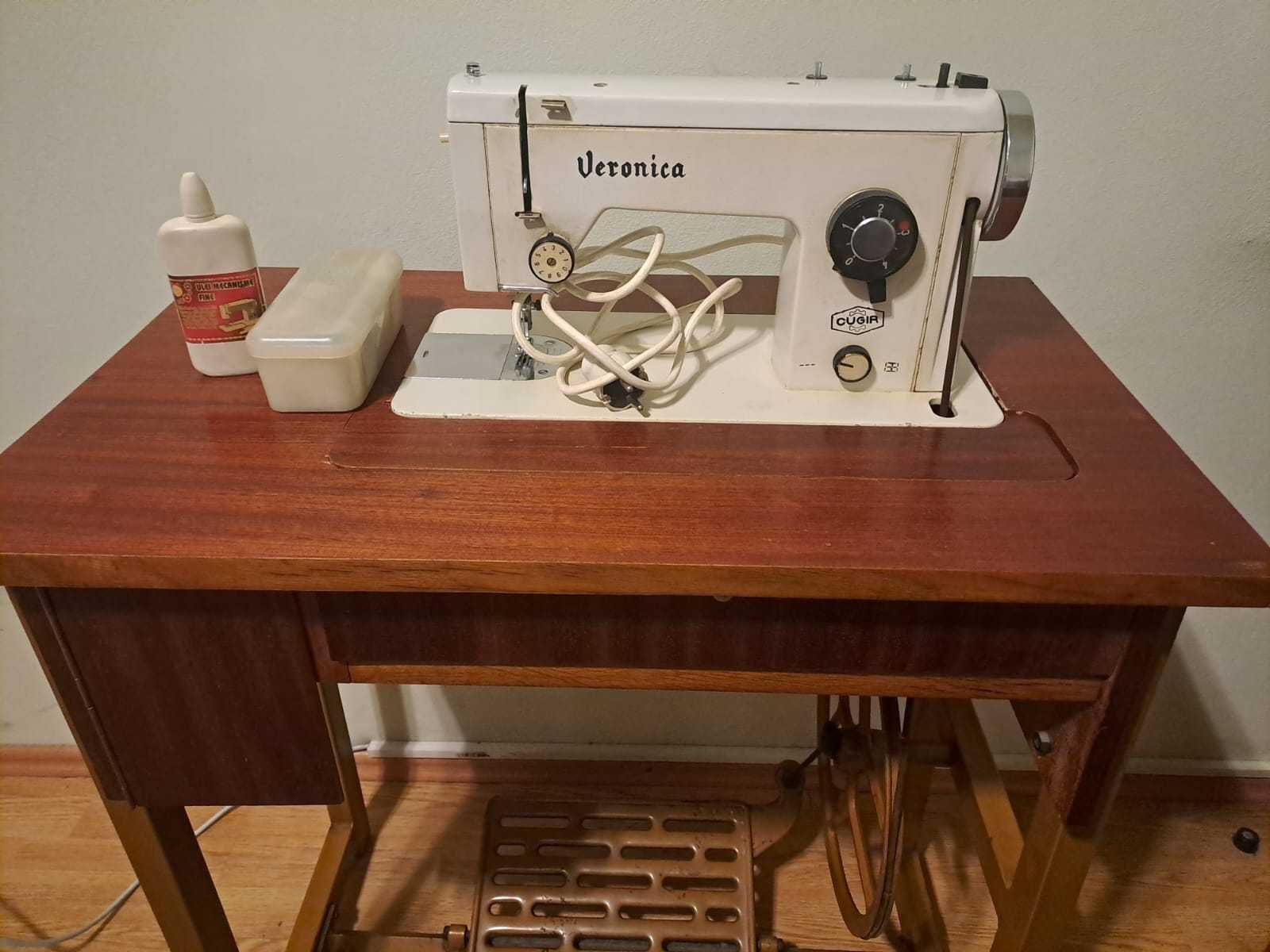 Masina de cusut Veronica Cugir model vechi pentru cunoscatori