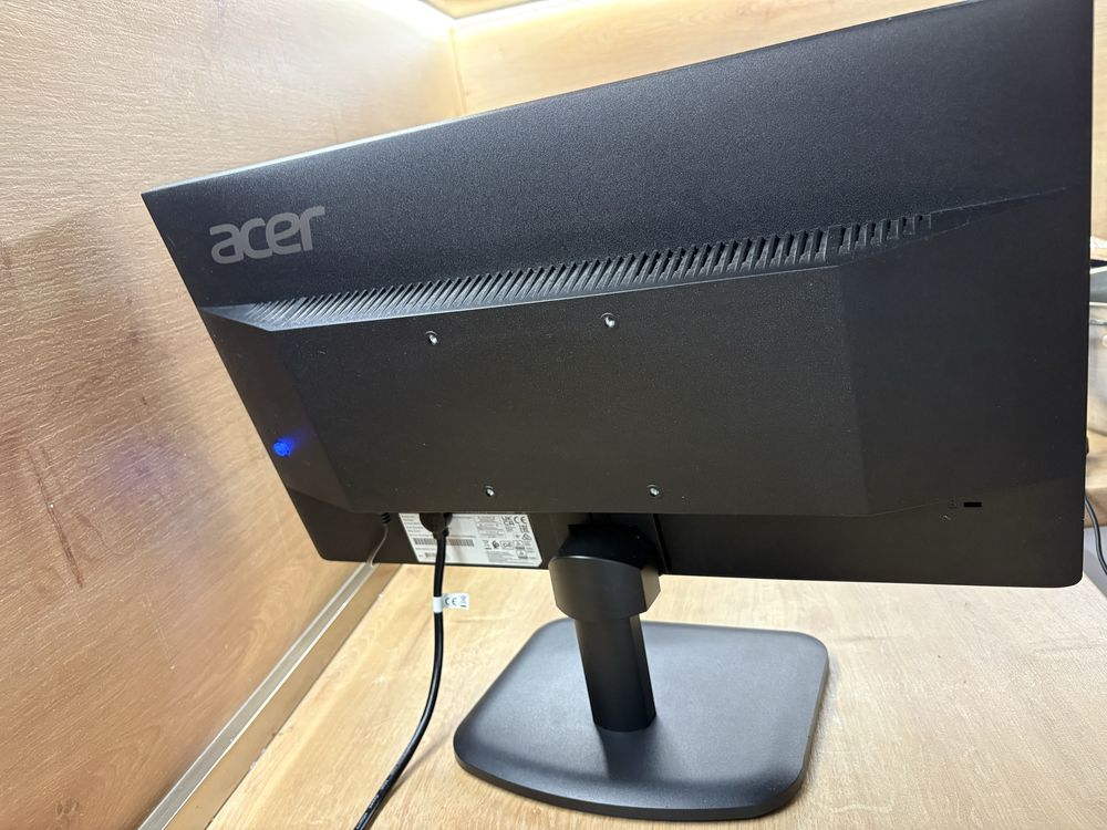 Счупен монитор ACER