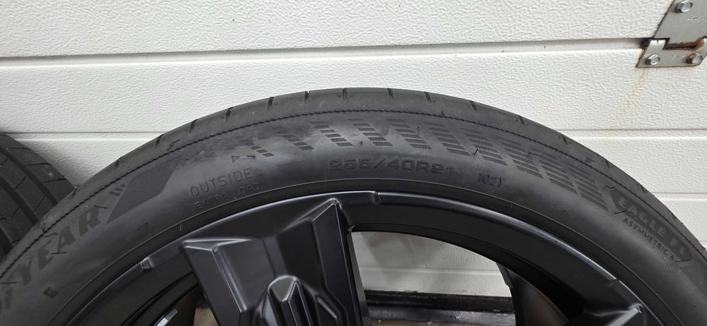 Jante +anvelope vara  285/35/21   255/40/21  dot /2025