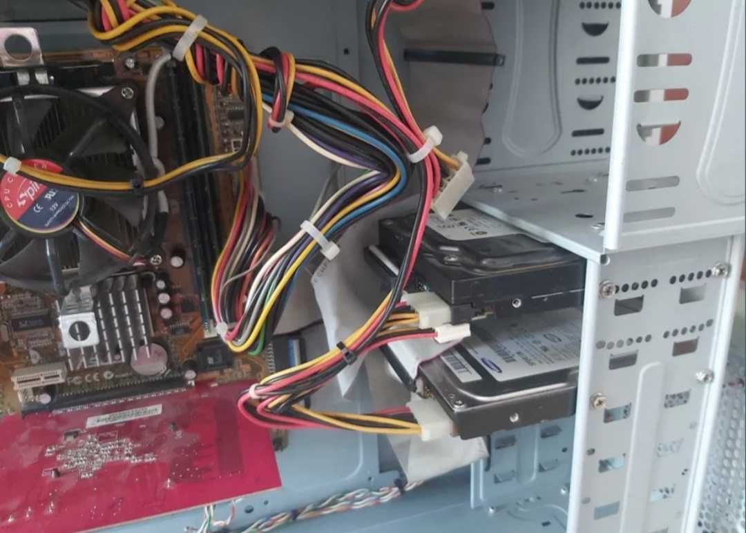 Retro PC Gaming anii 2000-2004 (vand doar unitatea centrala)
