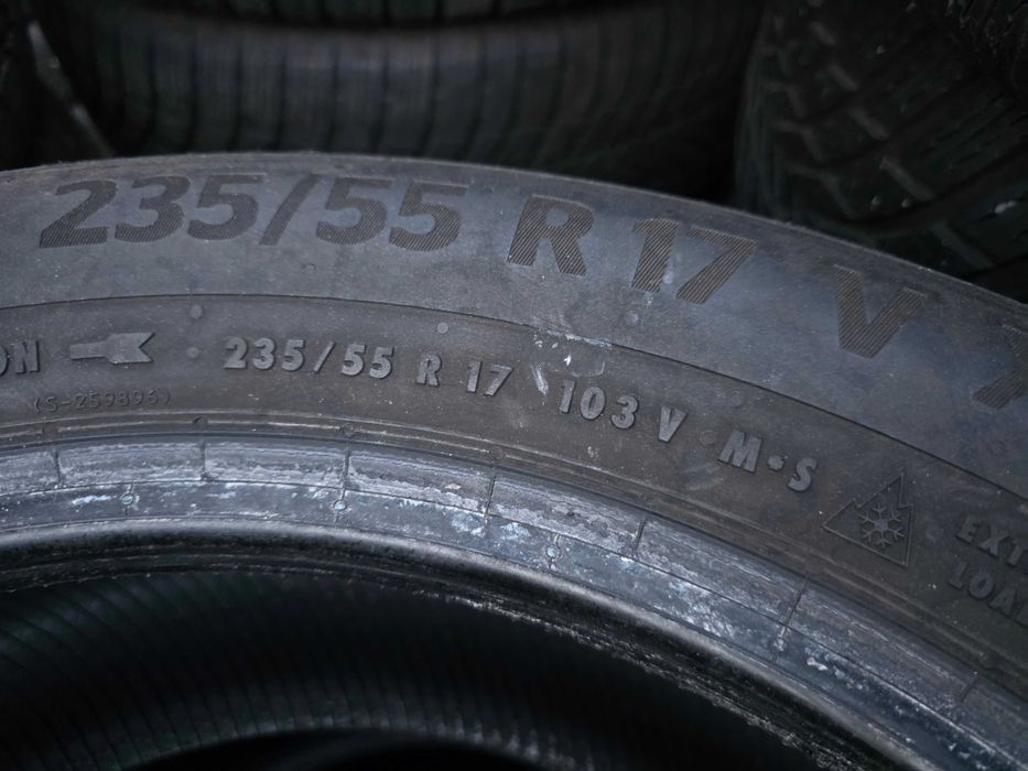 2бр Като нови зимни гуми 235 55 17 - Continental - DOT 2022