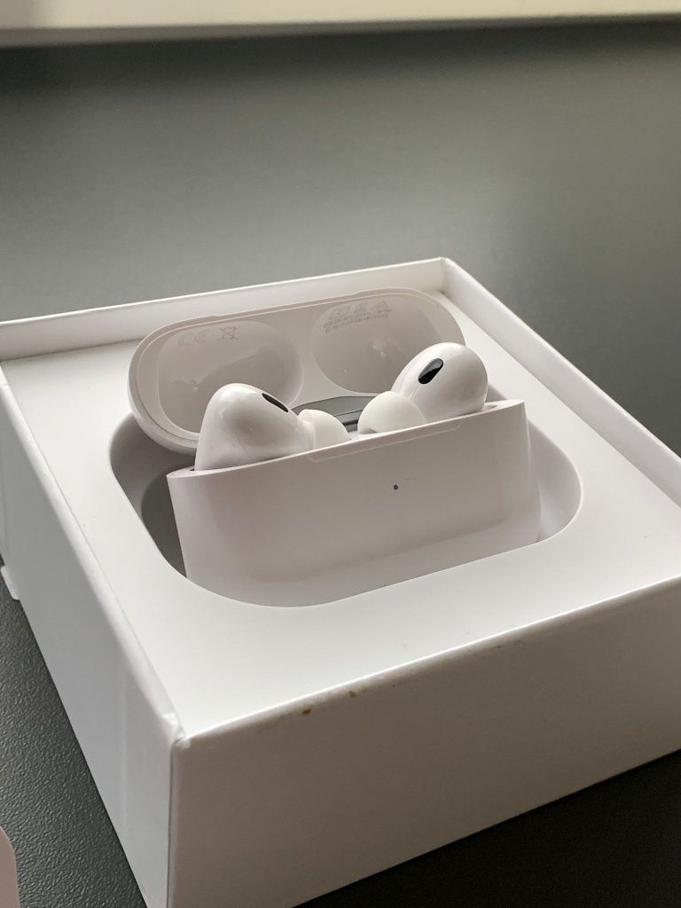 Airpods pro 2

 Caracteristici :
• Modul de transparenta
• Mo