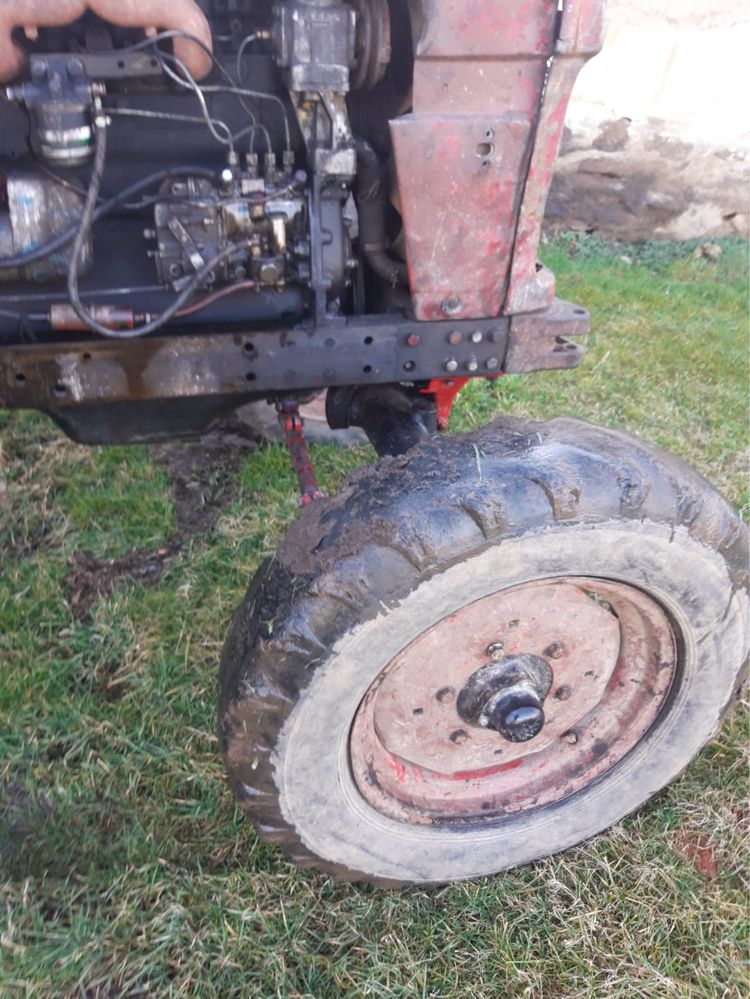 Vând tractor 650 tip export + transmisie tip export