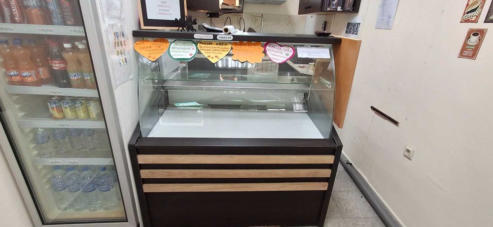 Хладилна витрина