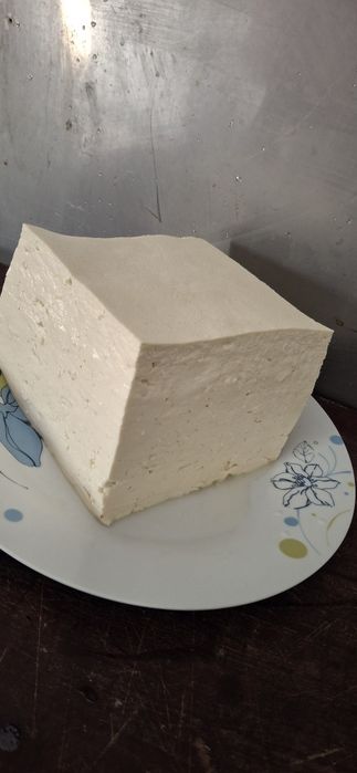 Brânză de oaie proaspătă