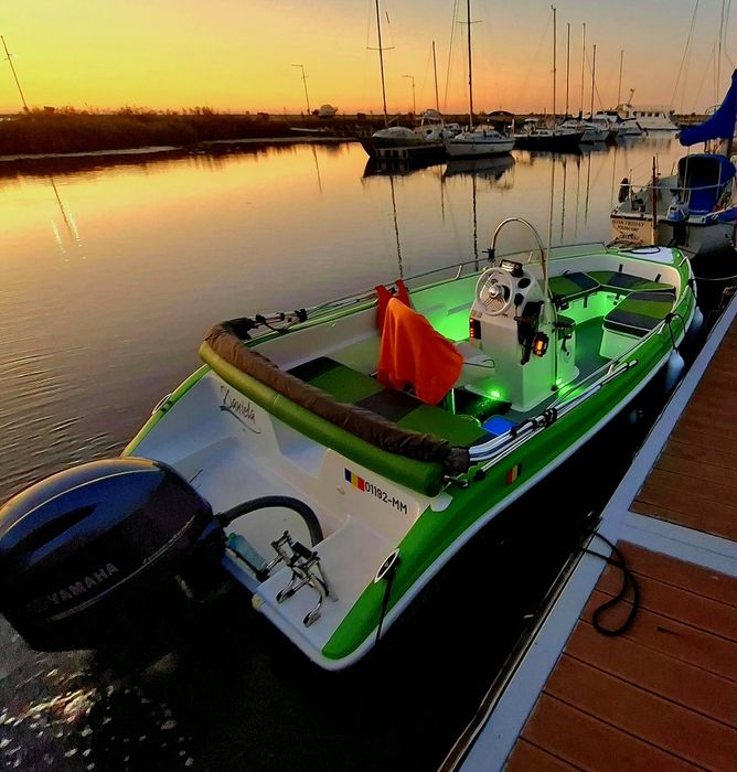 Vând barcă agrement Criber Delphin 5.5