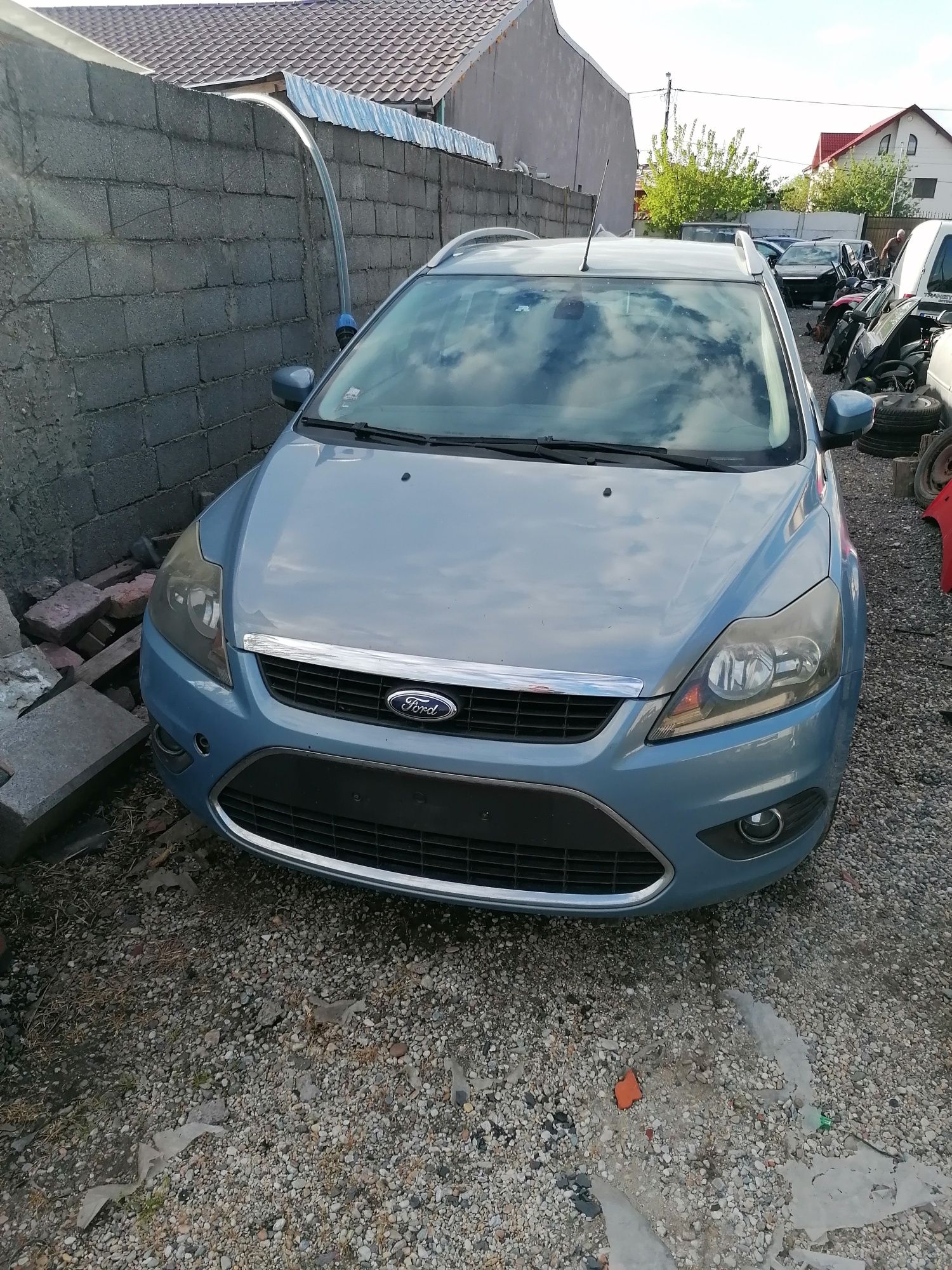 Capota far usa aripa trager haion Ford Focus