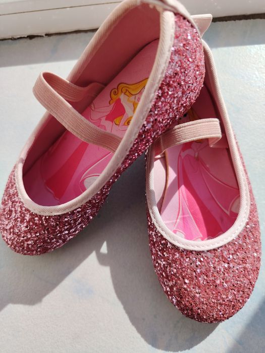 Pantofi roz Nr 26,set Barbie 116 tot 75 lei