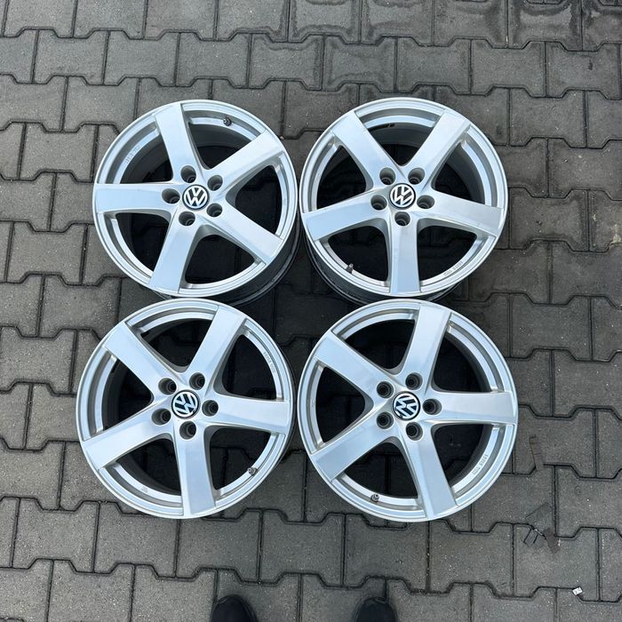 Jante aliaj VW Golf Passat Tiguan Touran octavia leon pe 17 5x112