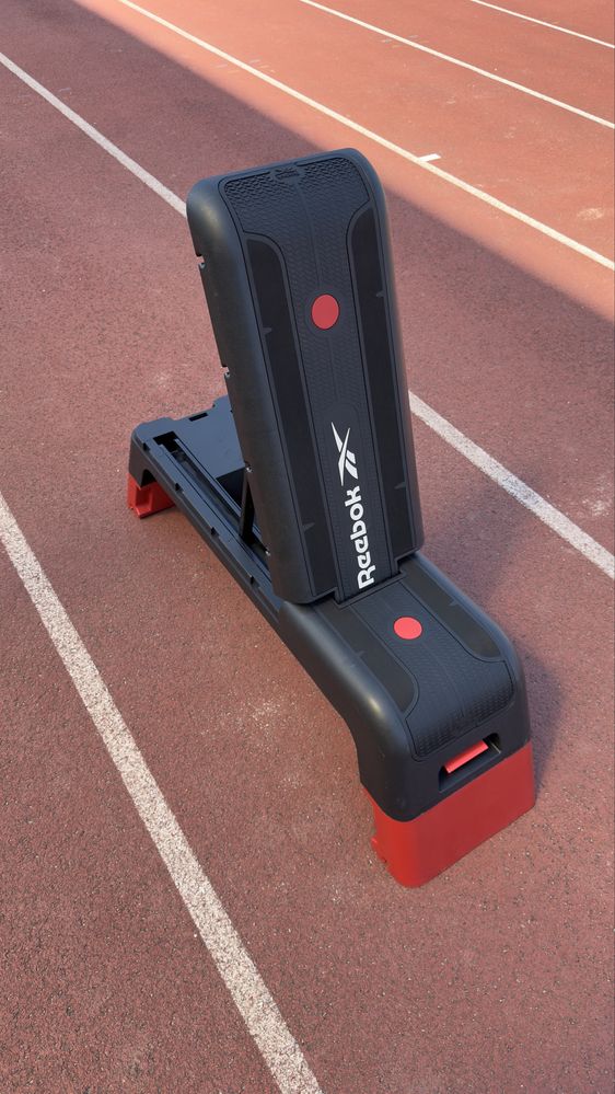 Reebok Deck – Bancă Fitness Ajustabilă / Stepper Multifuncțional
