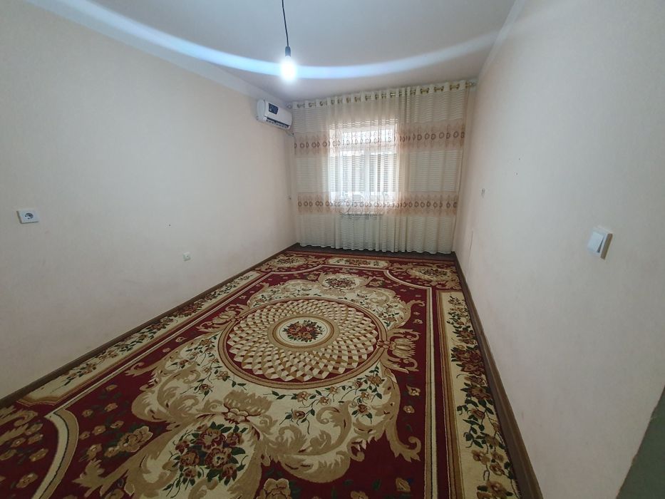 Гулистон ш., 6-мавзеда 2-хонали уй оилага ижарага берилади