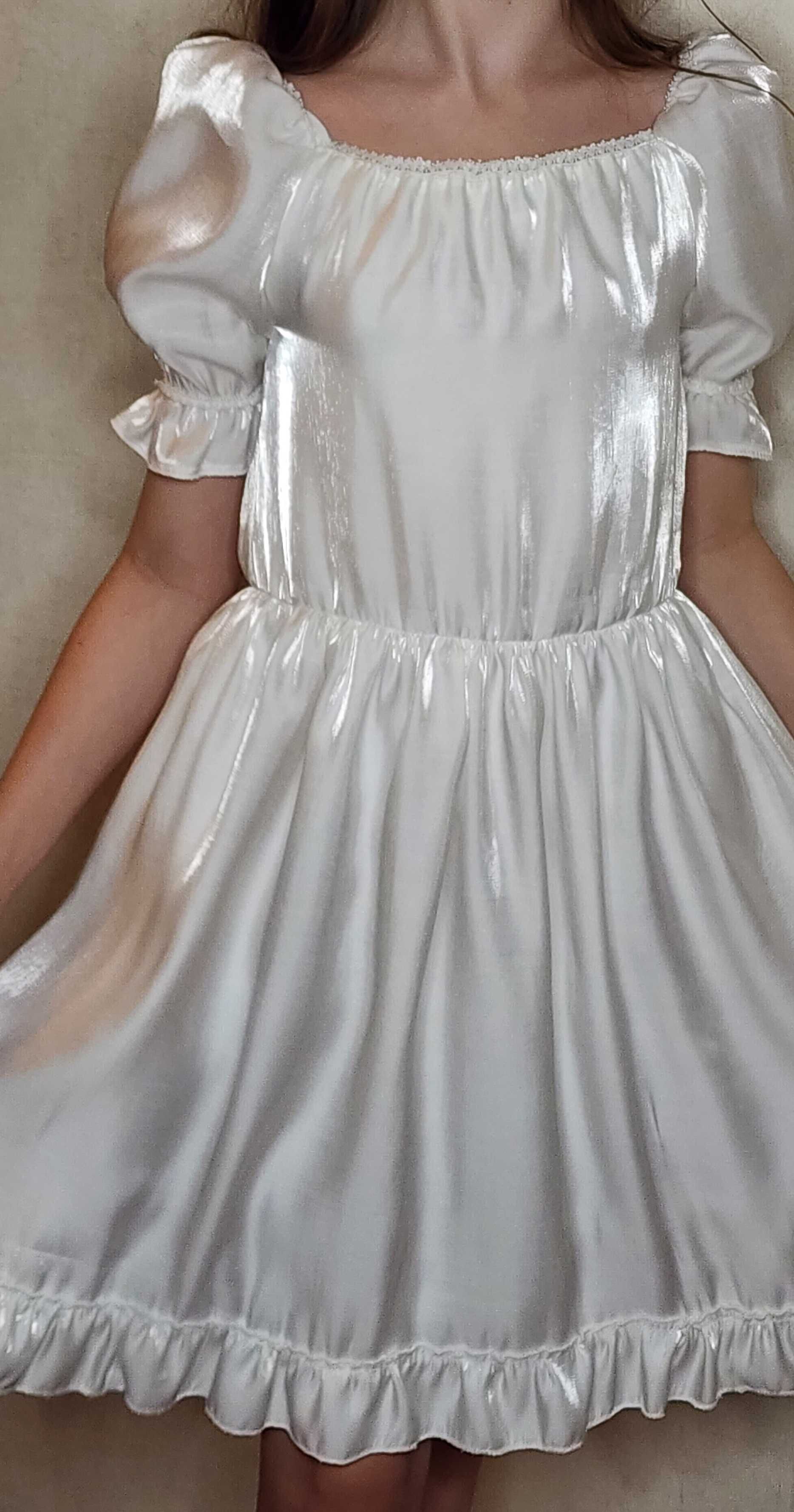 Платье для девочки белого цвета