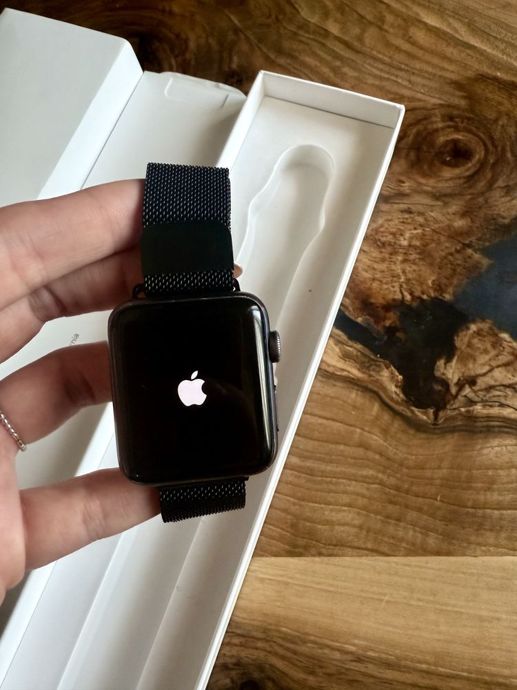 Apple Watch 3 42mm GPS graphite 5 каишки подарък